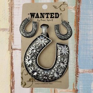 Adorable Horseshoe Jewelry Set🙌🏼